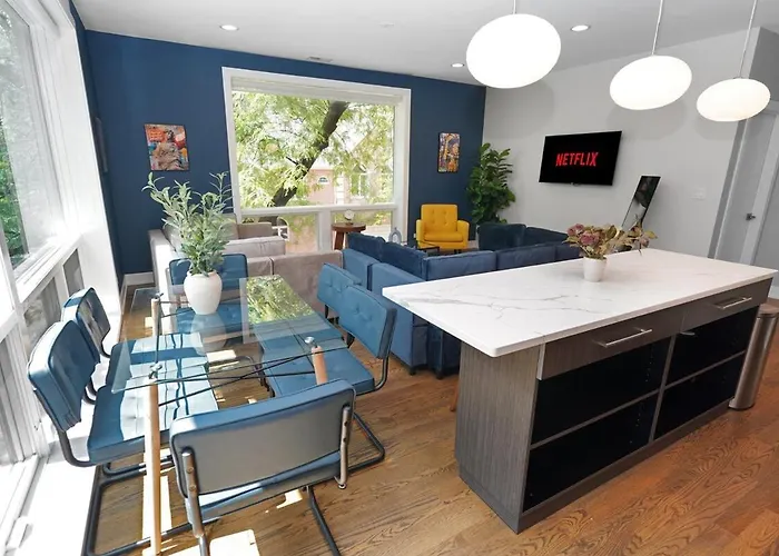 Chic Little Italy 4br With Optional Parking Apartment *