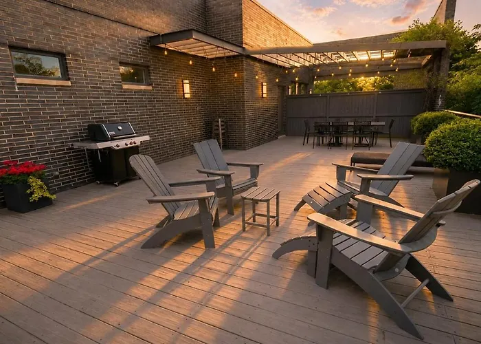 Chic Little Italy 4br With Optional Parking * Chicago